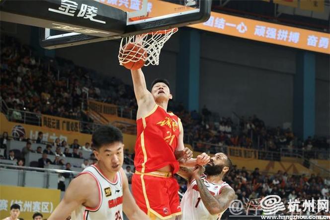 CBA新赛季首战 浙江方兴渡迎开门红 CBA新赛季首战 浙江方兴渡迎开门红